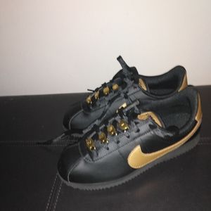 Size 5 Nike Cortez